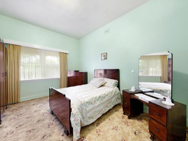 12 Carson Avenue, Mont Albert image 7