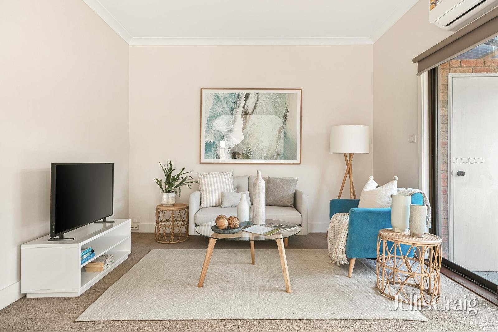 1/2 Chadwell Lane, Chelsea image 3