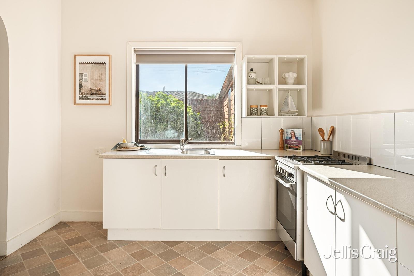 1/2 Chadwell Lane, Chelsea image 4