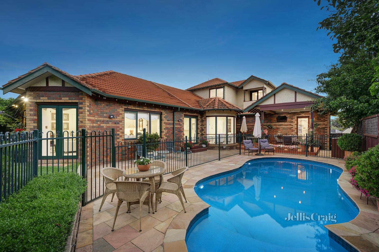 12 Champagne Rise, Chirnside Park image 2