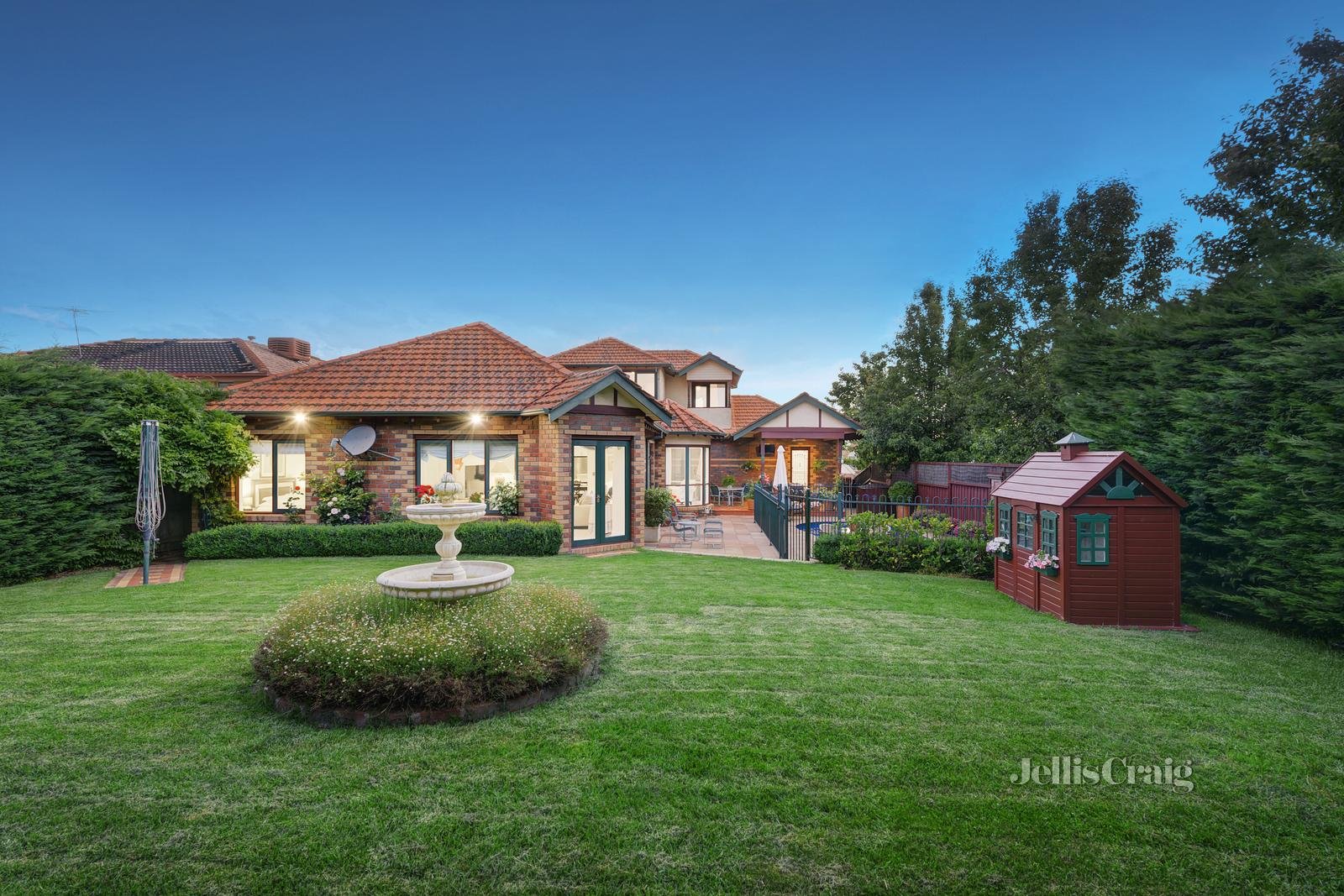 12 Champagne Rise, Chirnside Park image 3