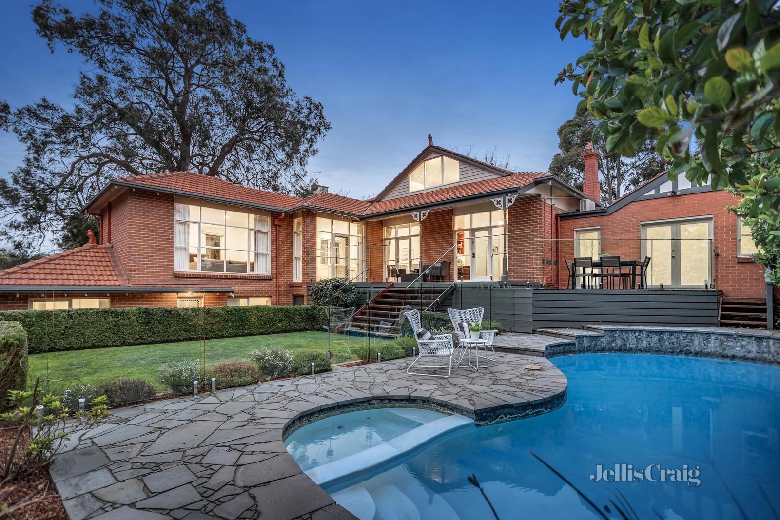 12 Chaucer Crescent, Canterbury image 2