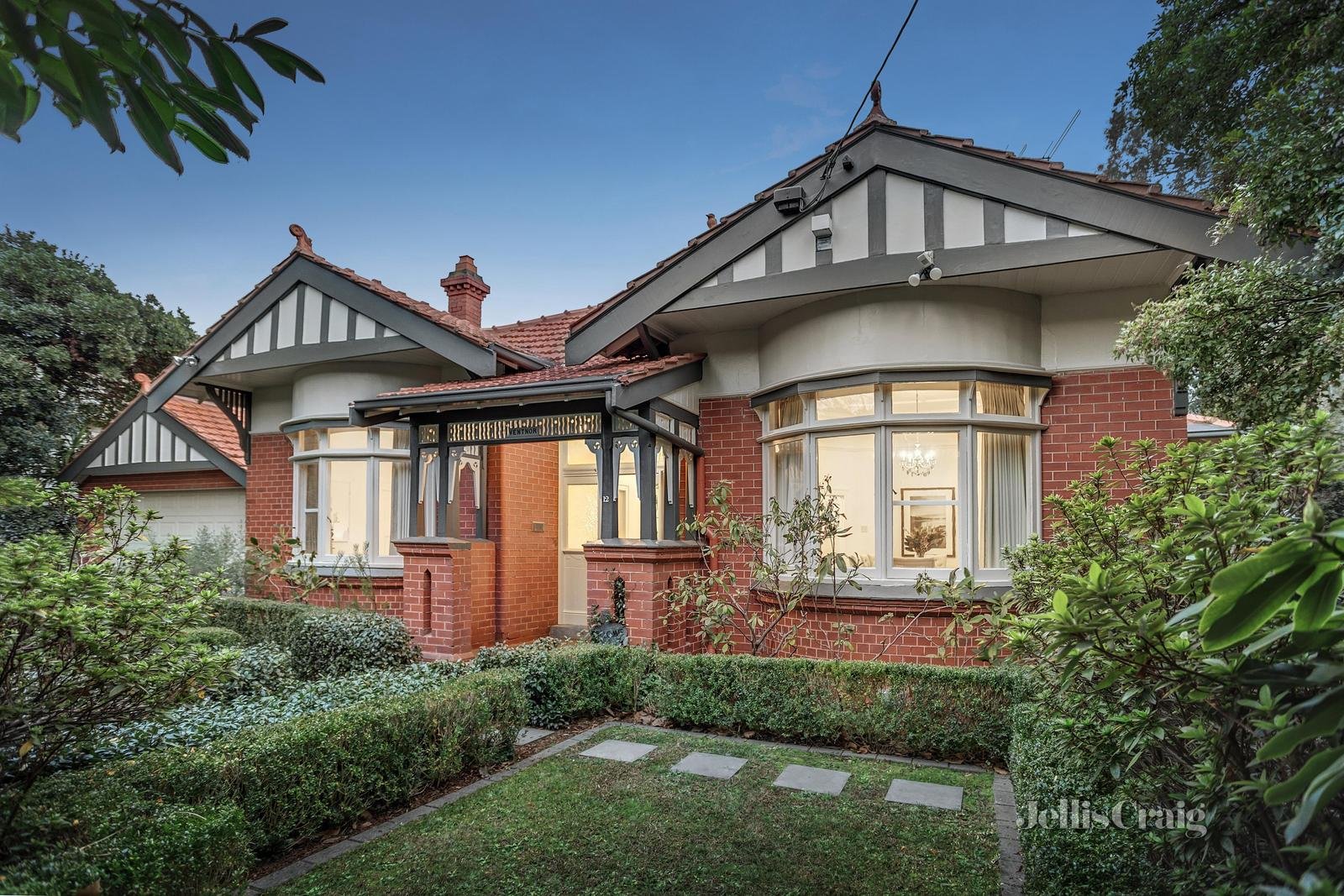 12 Chaucer Crescent, Canterbury image 3