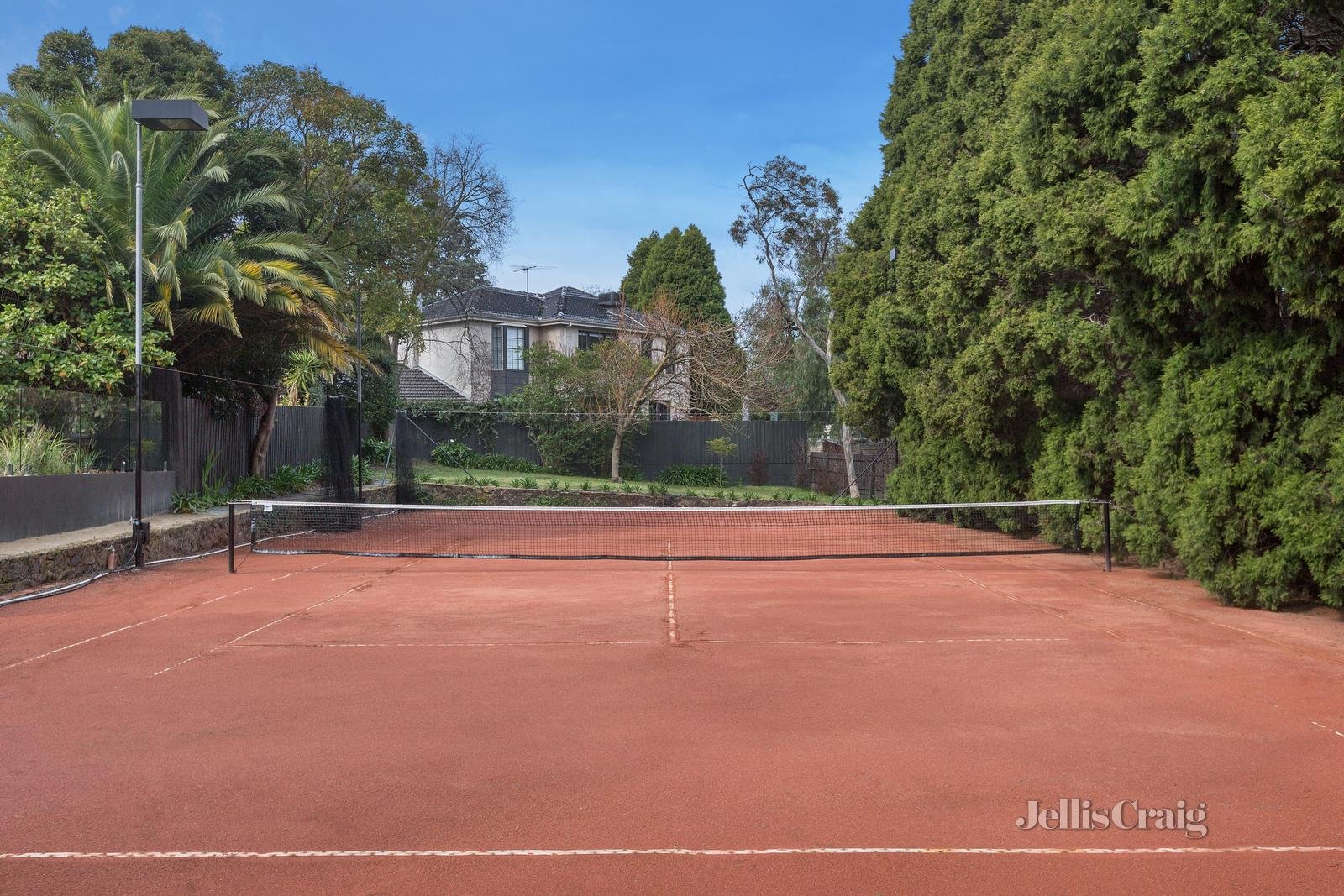 12 Chaucer Crescent, Canterbury image 4