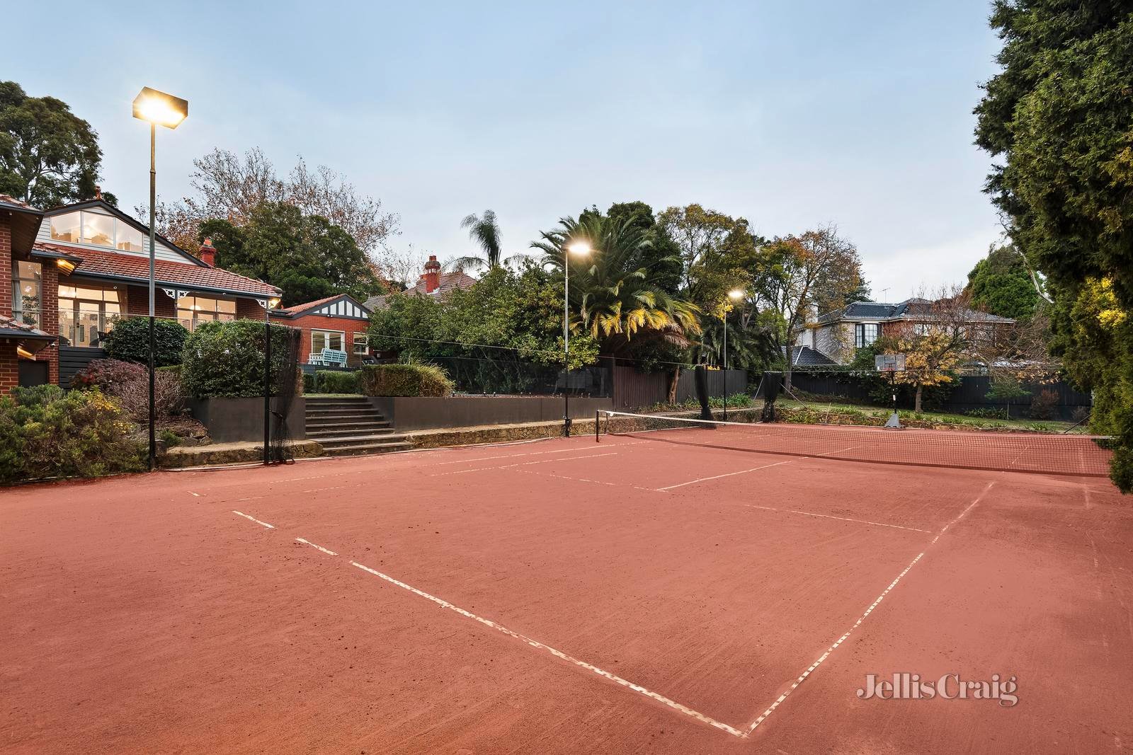 12 Chaucer Crescent, Canterbury image 11