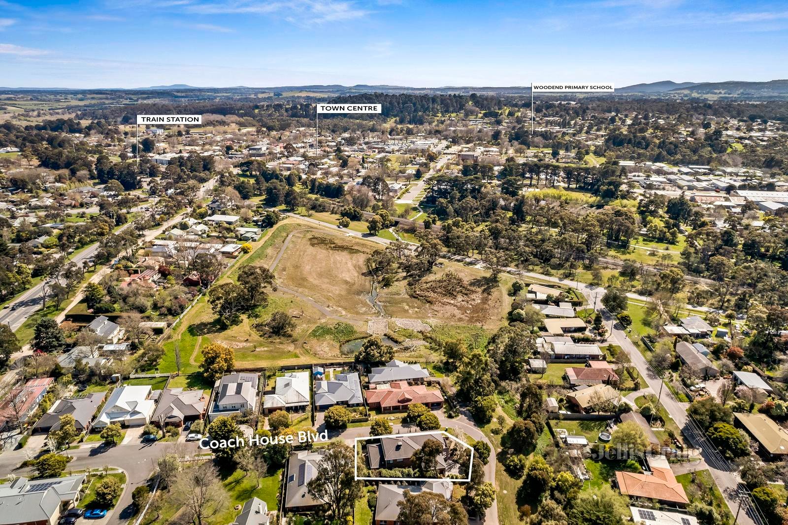 12 Coach House Boulevard, Woodend image 20