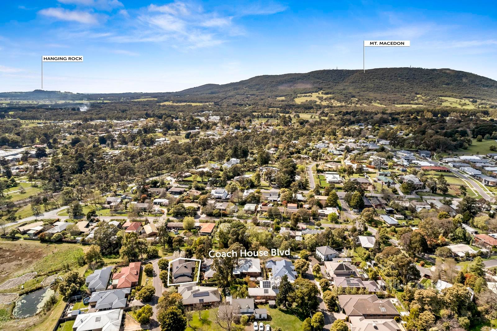 12 Coach House Boulevard, Woodend image 22