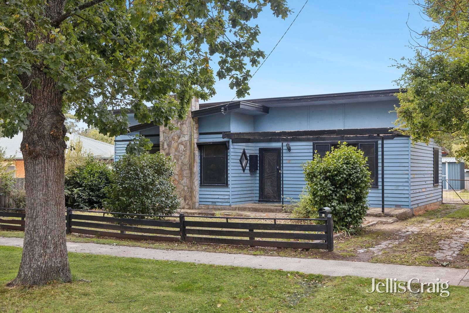 12 Collier Street, Woodend image 2