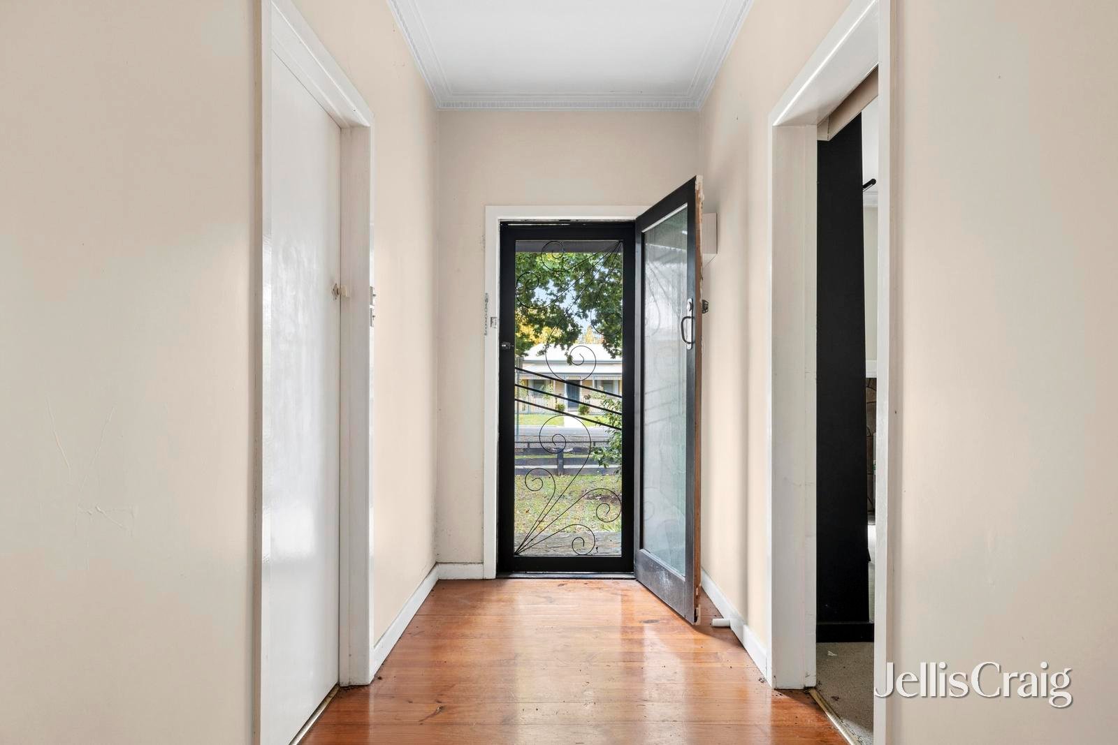 12 Collier Street, Woodend image 5