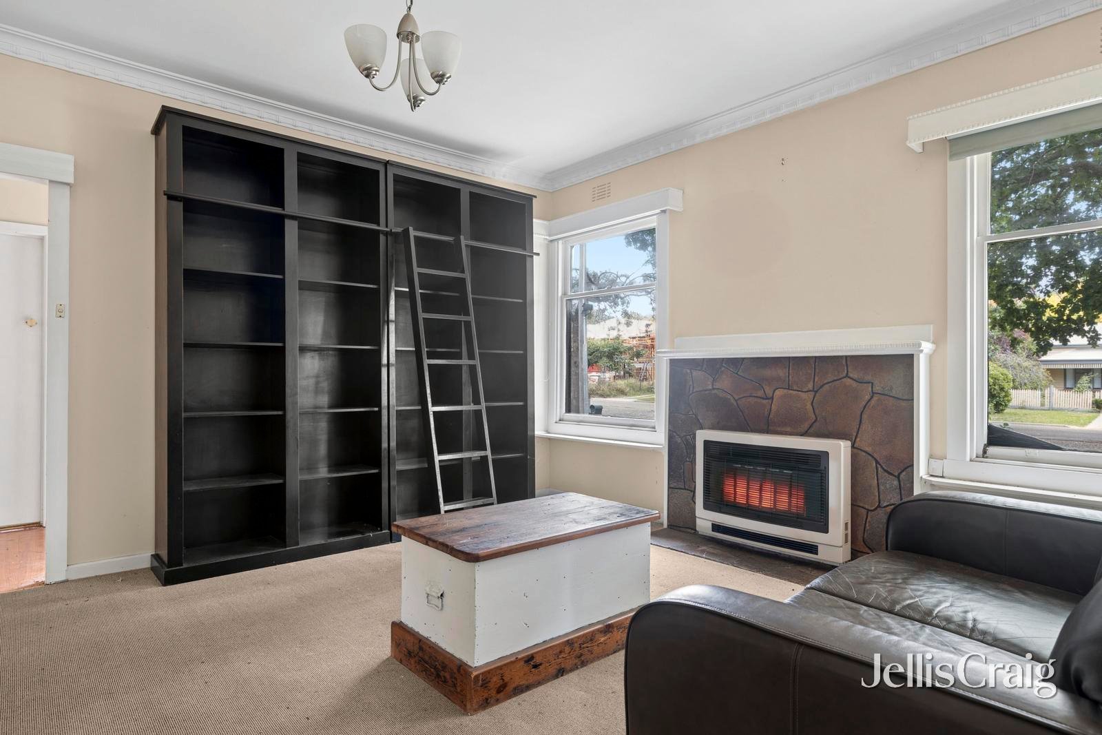 12 Collier Street, Woodend image 10