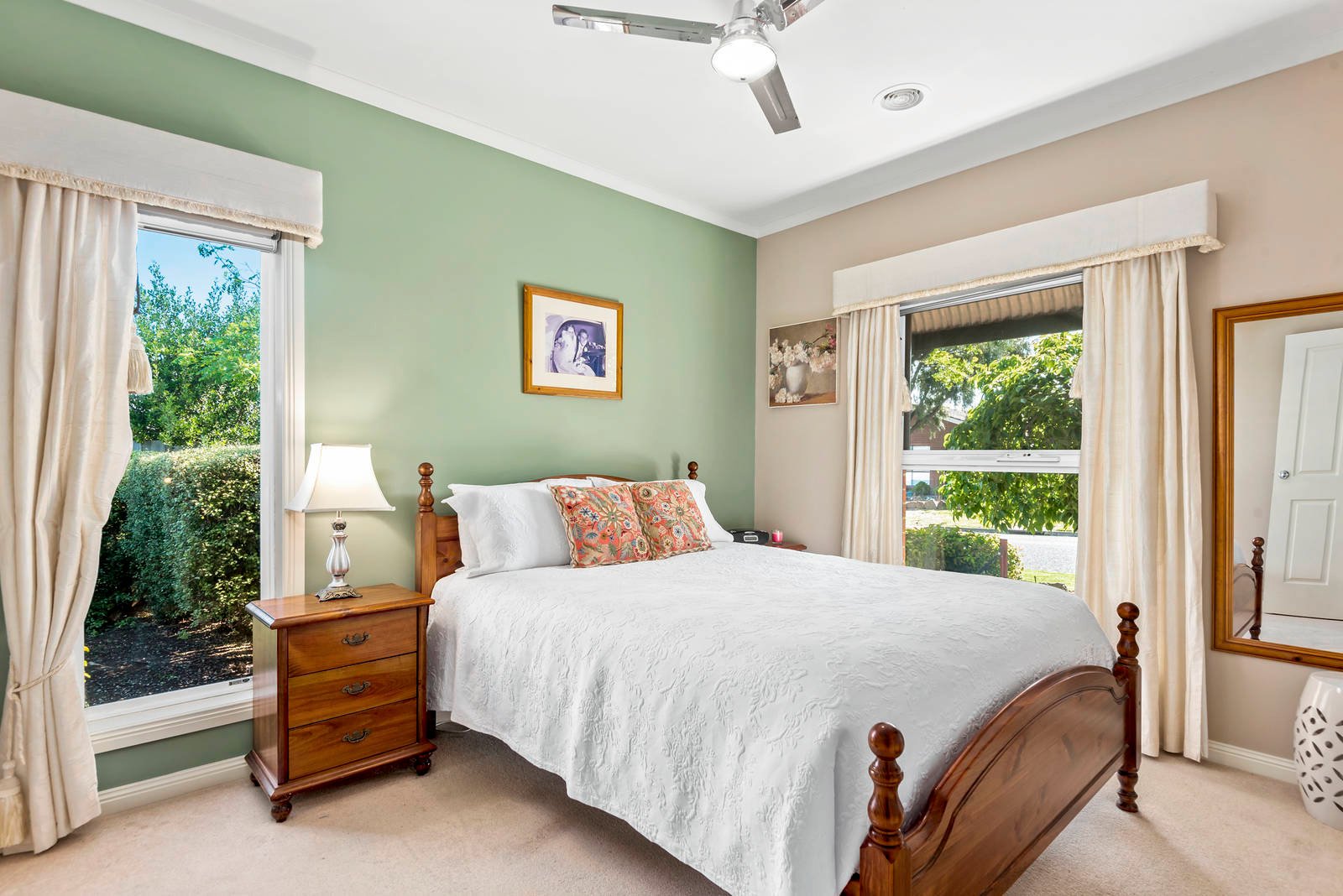 Property Gallery Thumbnail 9