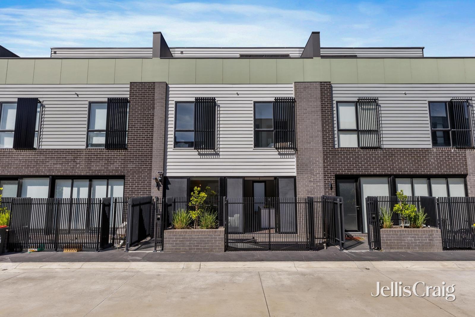 12 Conte Close, Coburg image 1