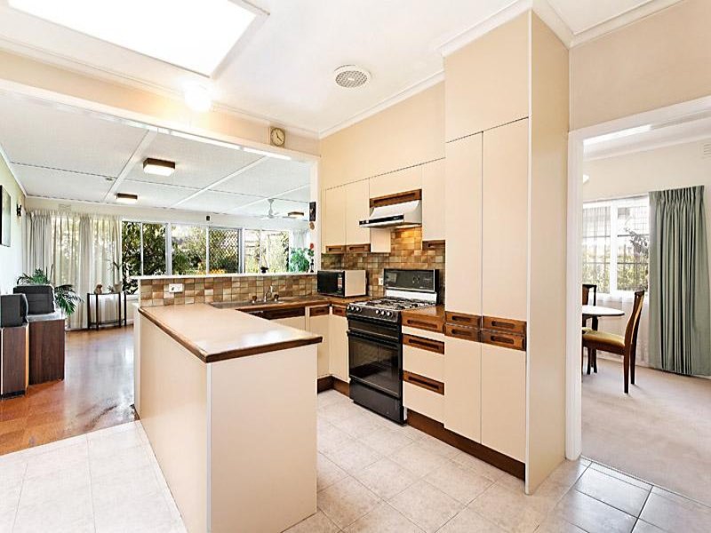 12 Costello Street, Mont Albert North image 5