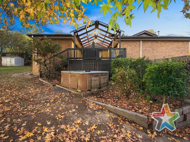 12 Cradley Court, Kilsyth image 1