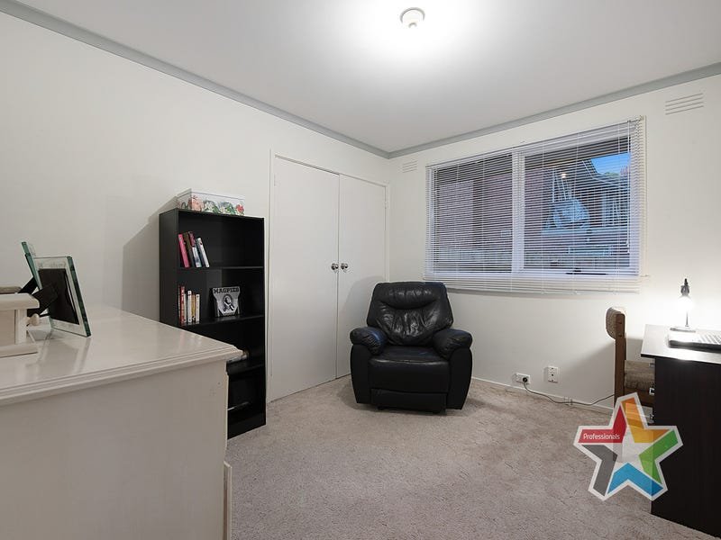 12 Cradley Court, Kilsyth image 16