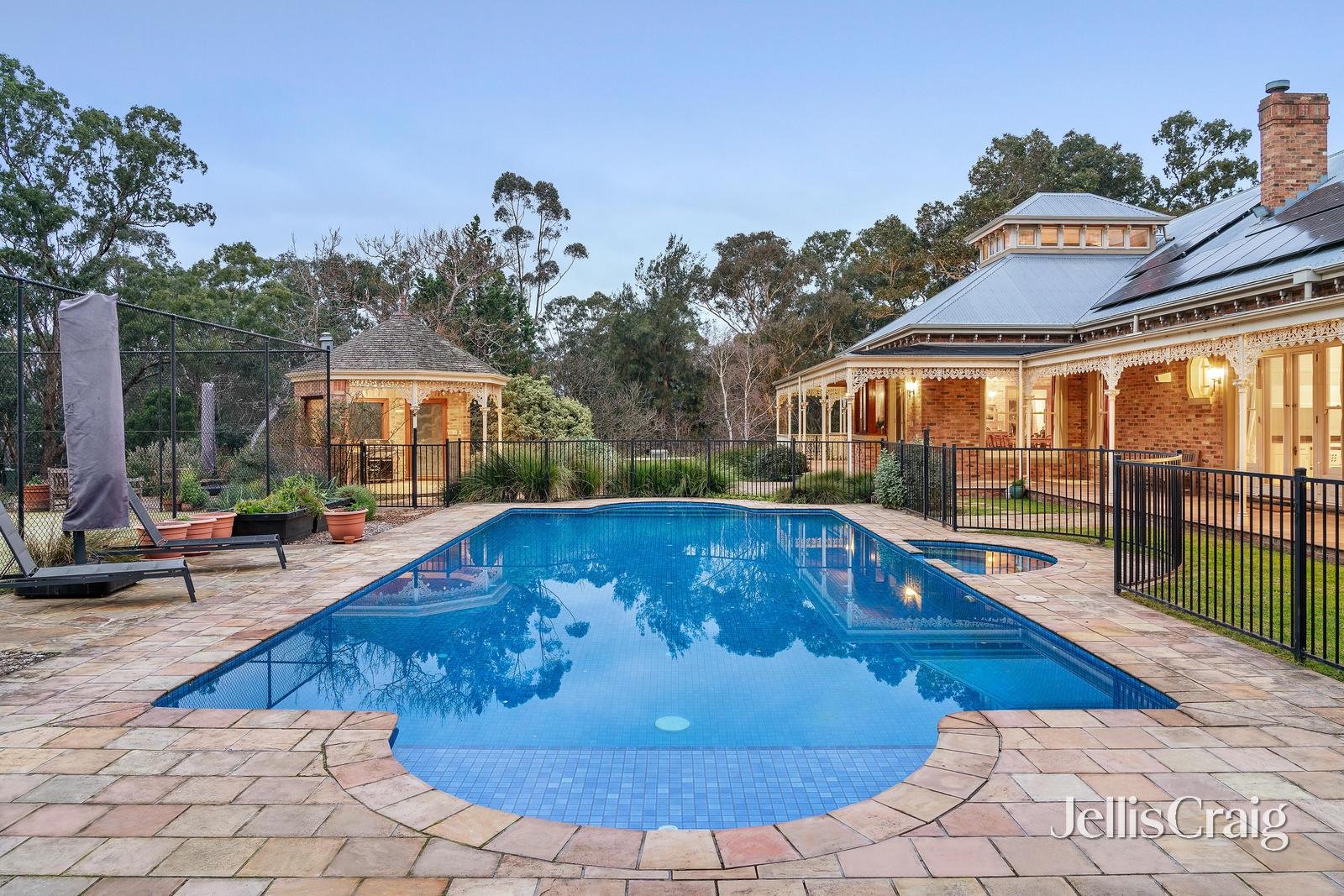 12 Culla Hill, Eltham image 3