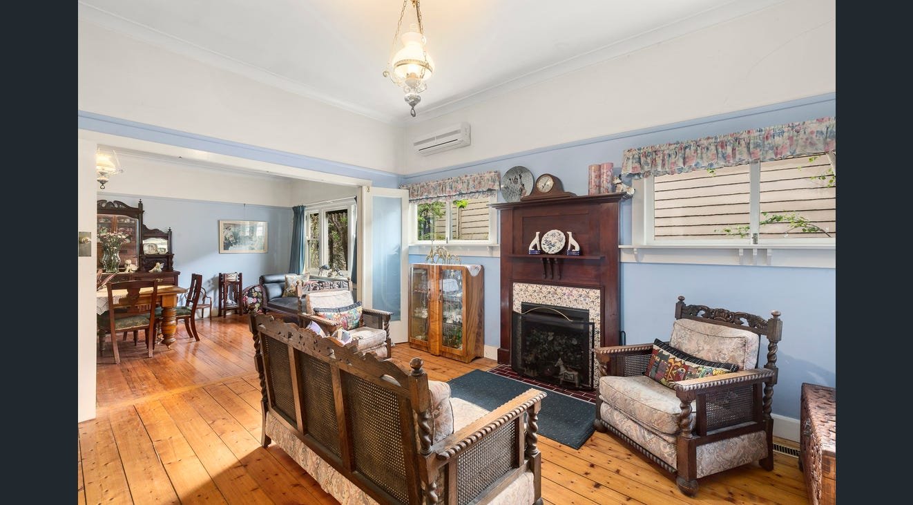 12 Curlewis Street, Mont Albert image 2