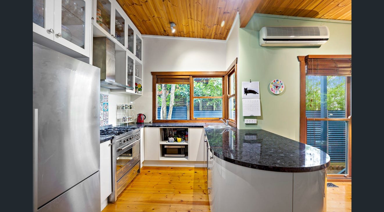 12 Curlewis Street, Mont Albert image 4