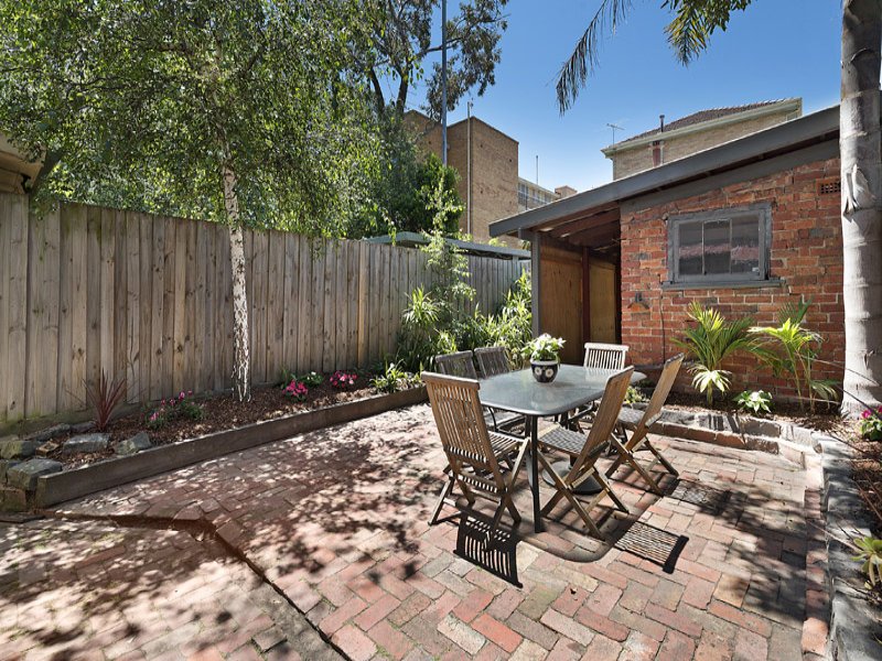 12 Cyril Street, Elwood image 3