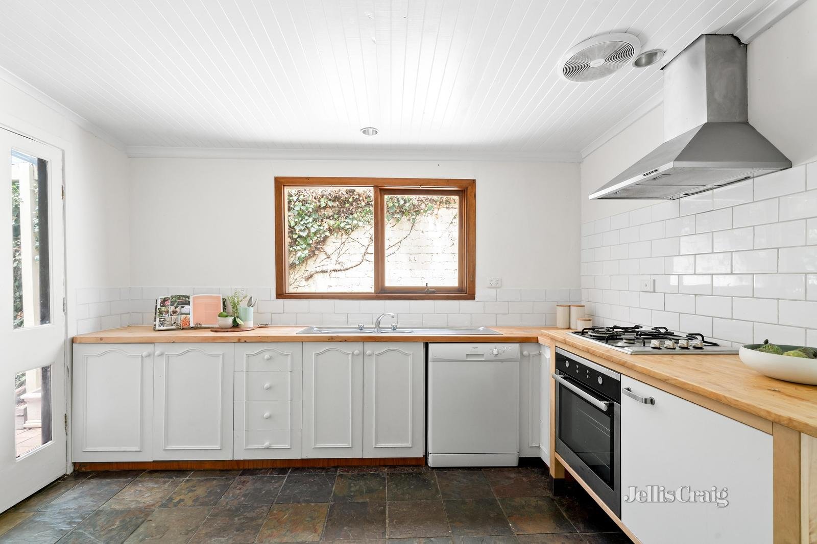 12 Davies Street, Newport image 9