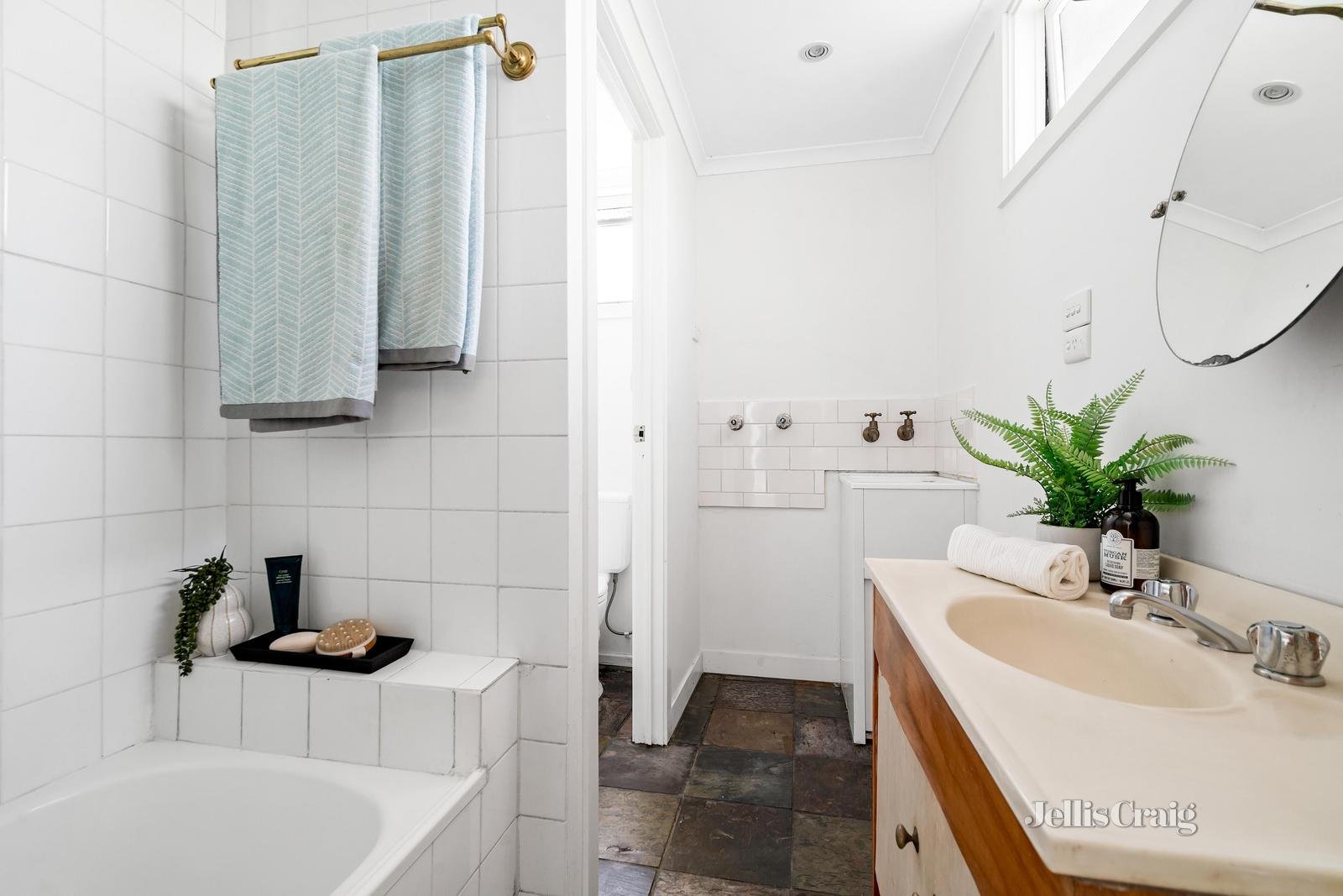 12 Davies Street, Newport image 10