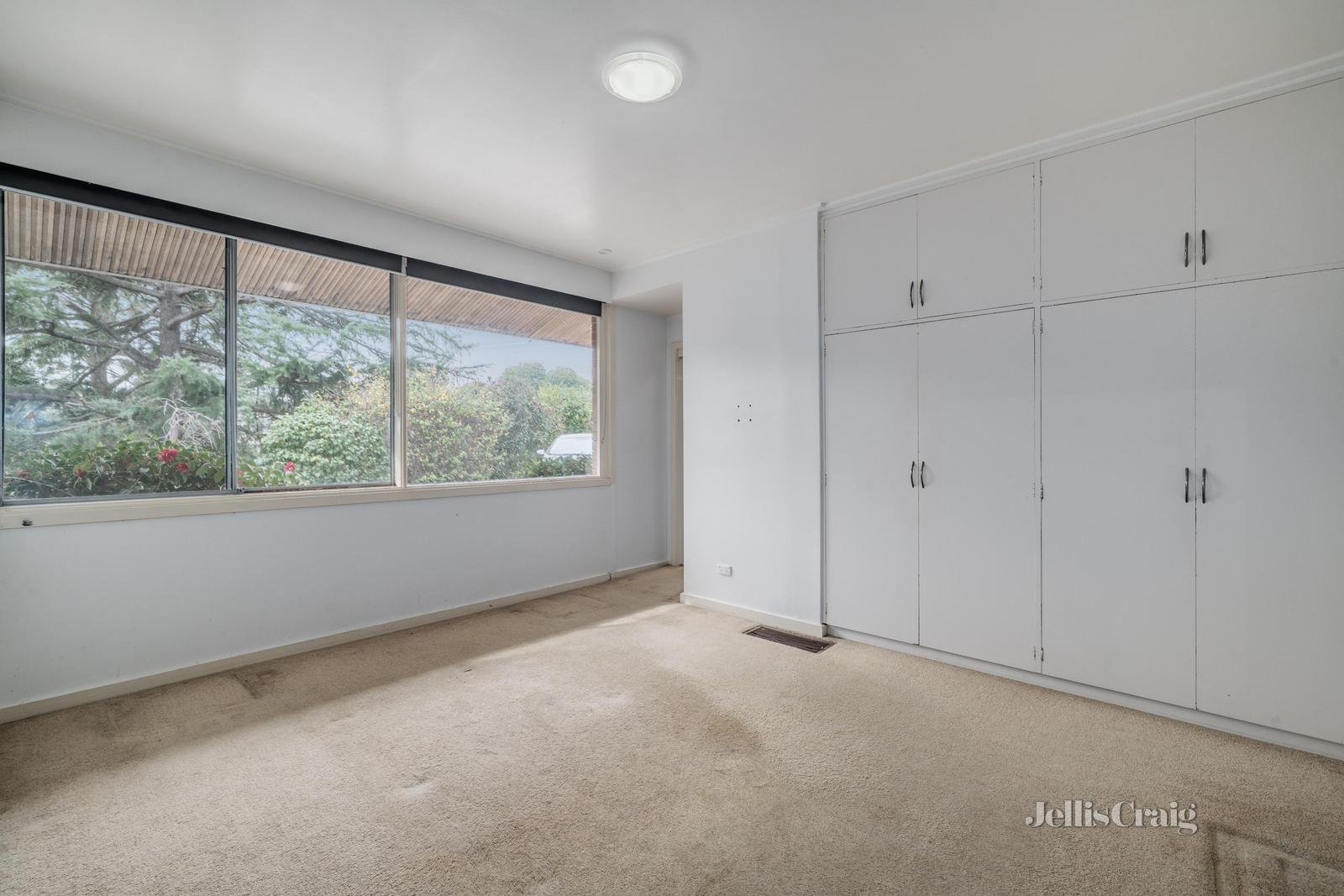 12 Daws Road, Doncaster East image 6