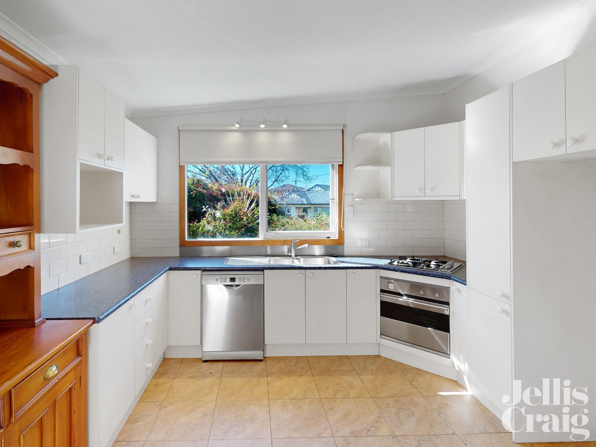 12 Devon Drive, Blackburn&nbsp;North image 4