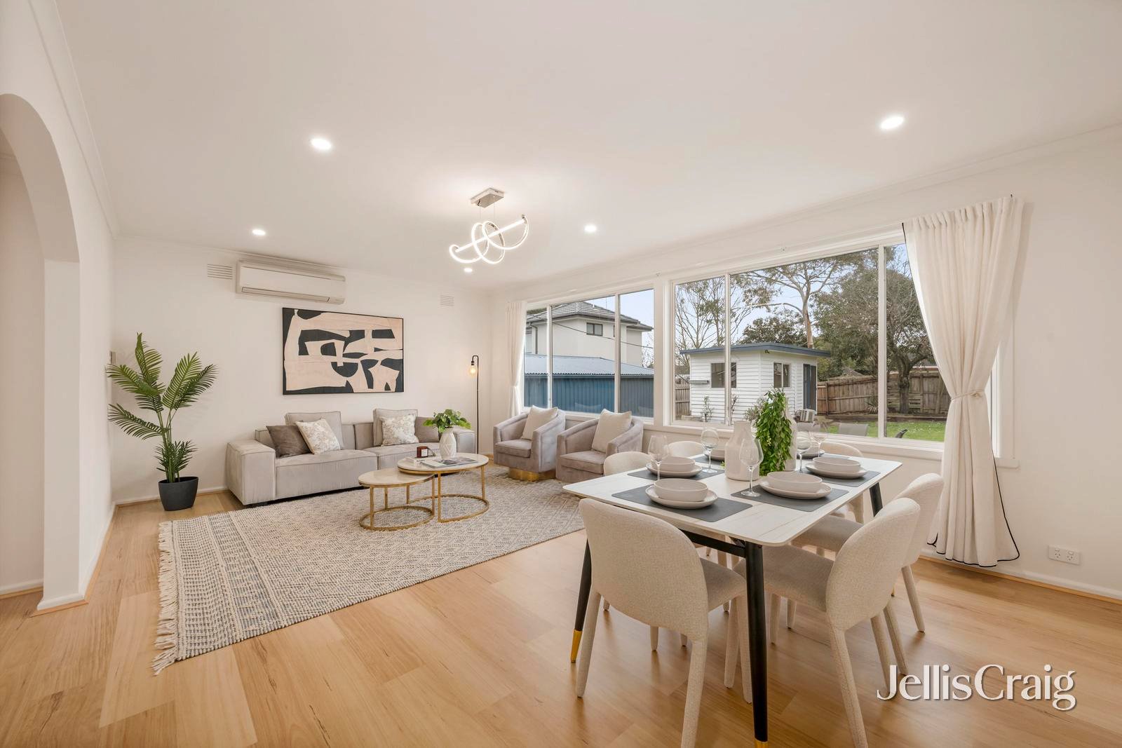 12 Diane Crescent, Mooroolbark image 2