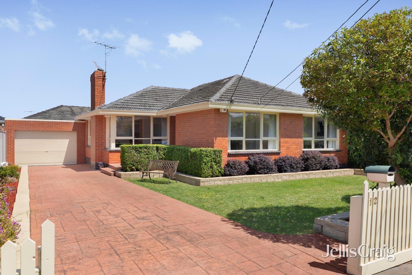 12 Diosma Drive, Glen&nbsp;Waverley image 1