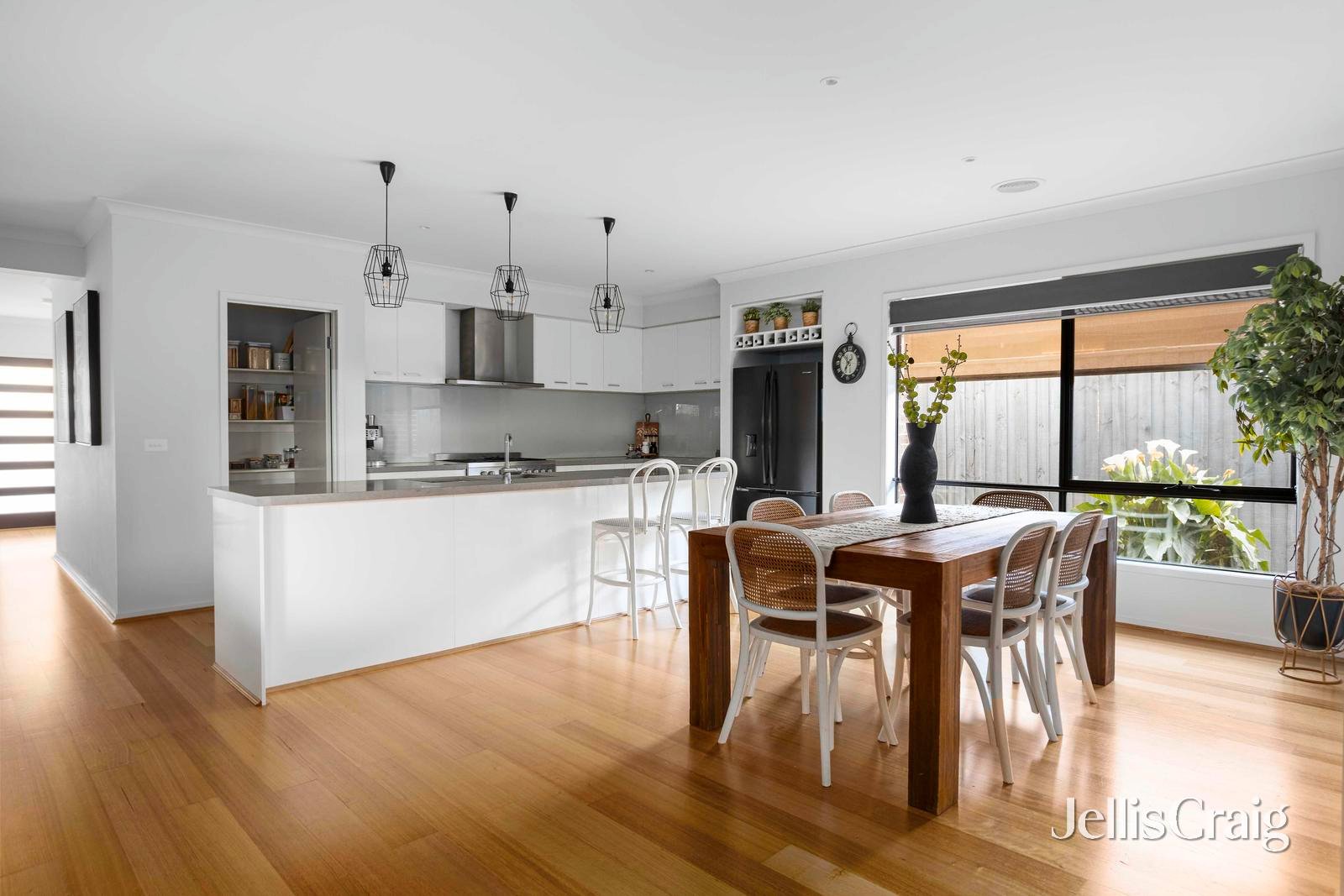 12 Dock Road, Doreen image 2