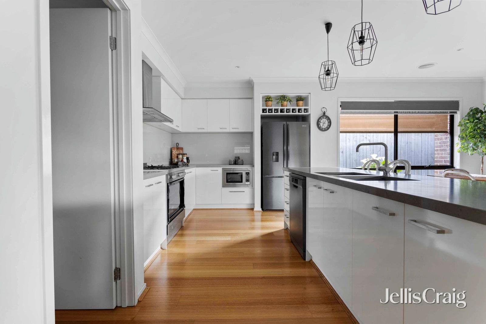 12 Dock Road, Doreen image 3
