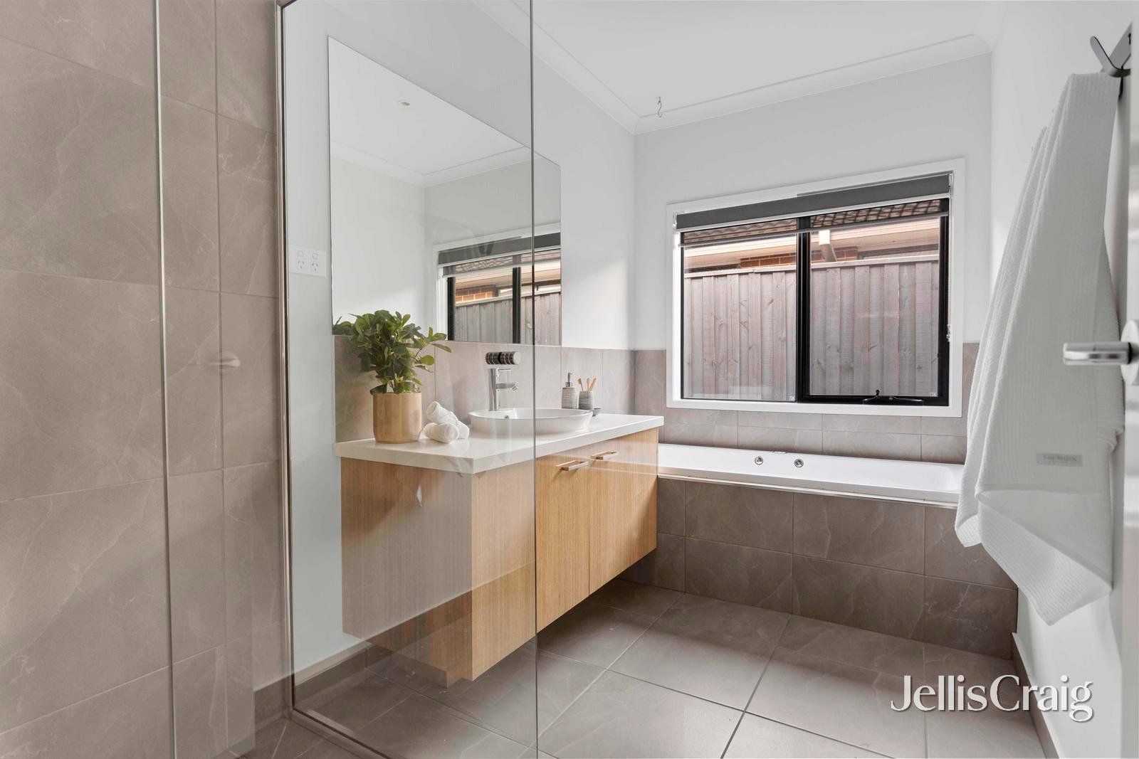 12 Dock Road, Doreen image 11