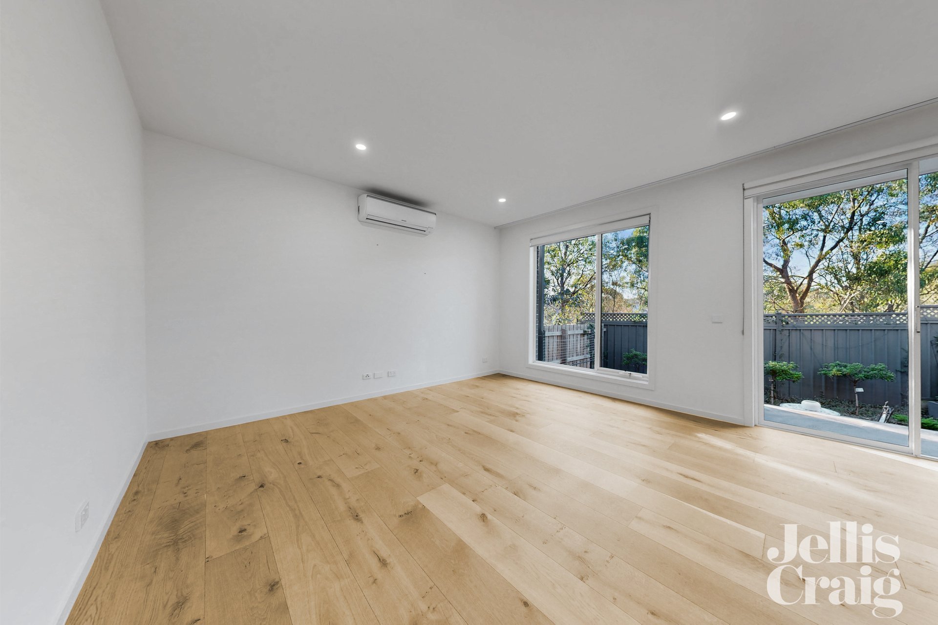 1/2 Donald Avenue, Essendon image 2