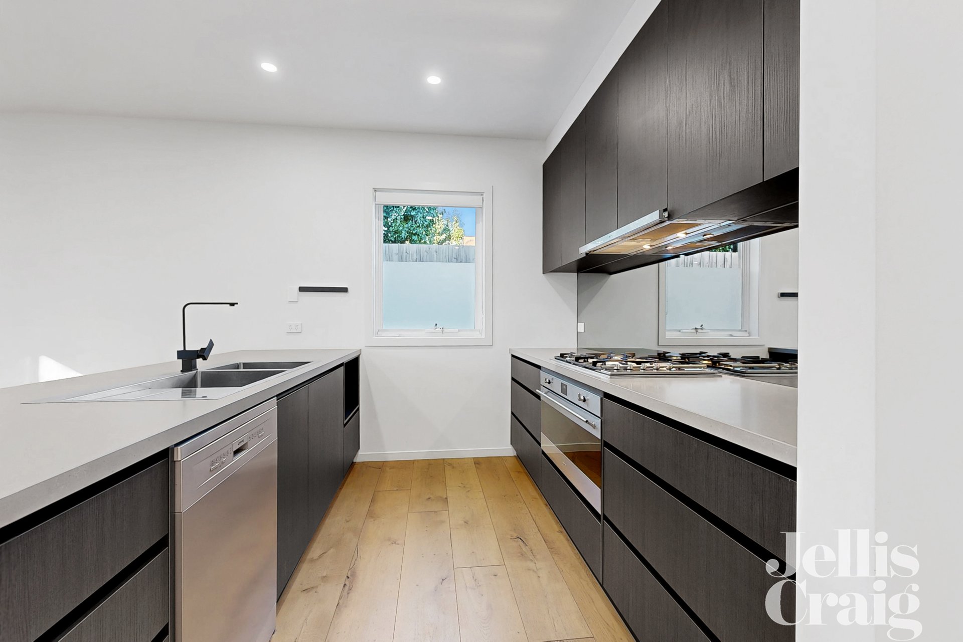 1/2 Donald Avenue, Essendon image 5