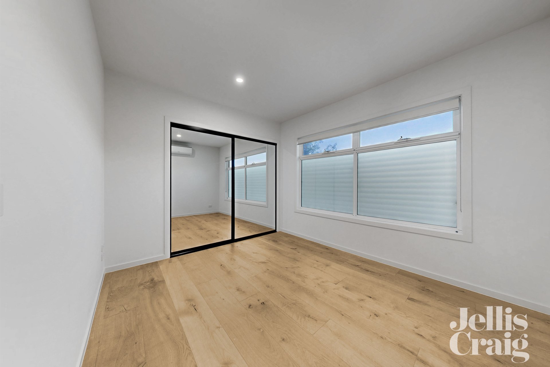 1/2 Donald Avenue, Essendon image 11