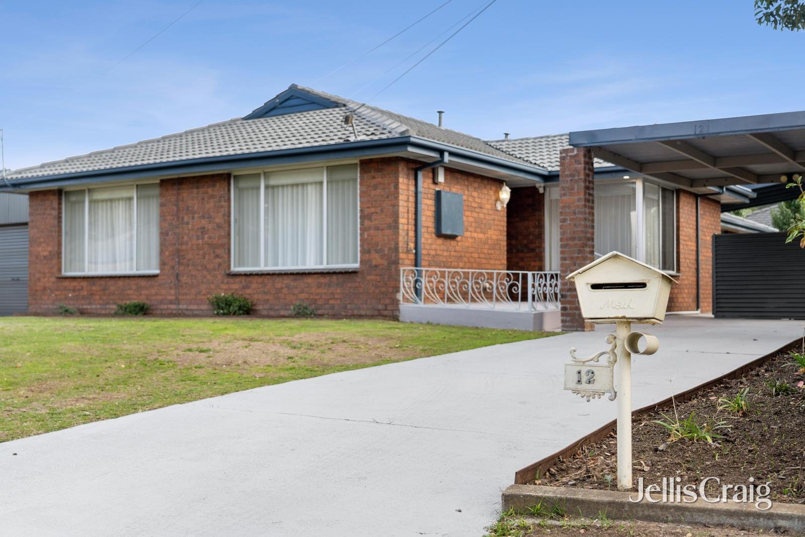 12 Downing Drive, Canadian image 19