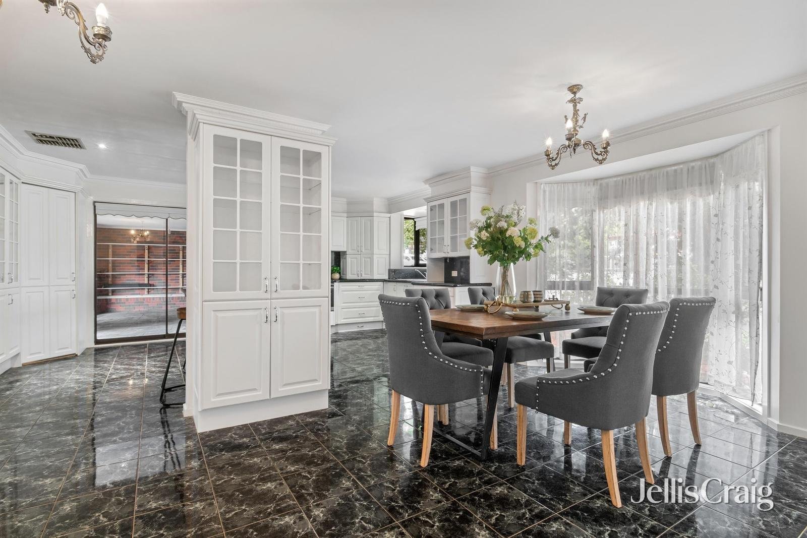 12 Dumosa Avenue, Croydon image 3