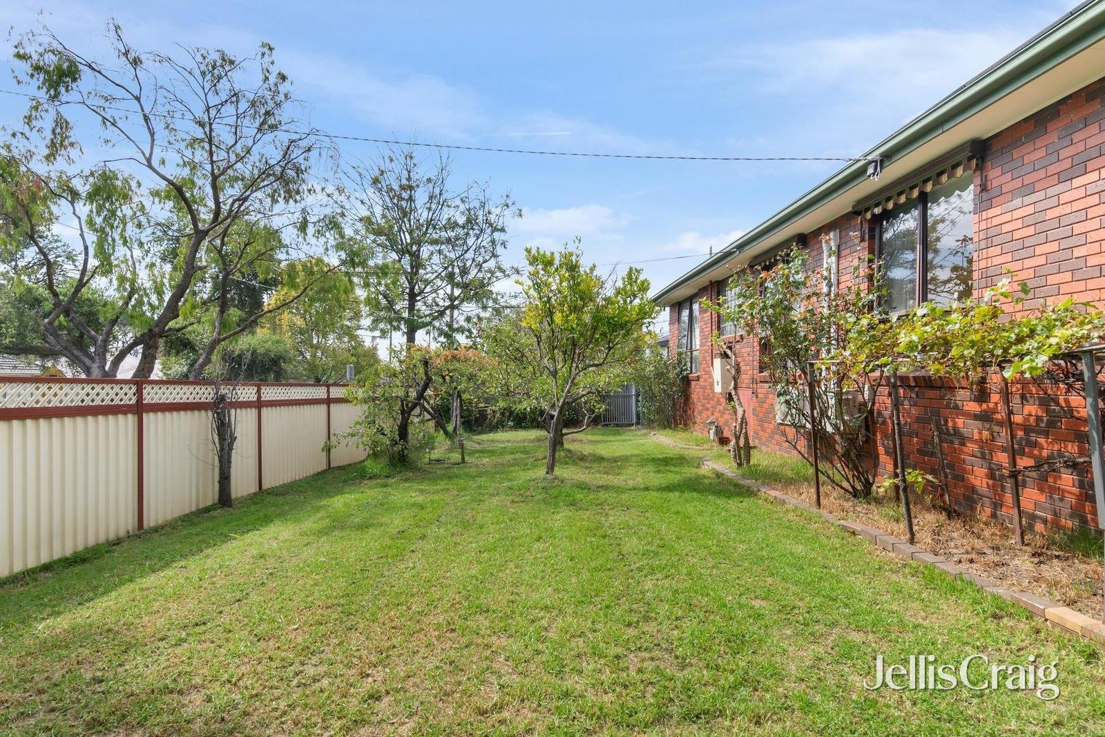 12 Dumosa Avenue, Croydon image 10