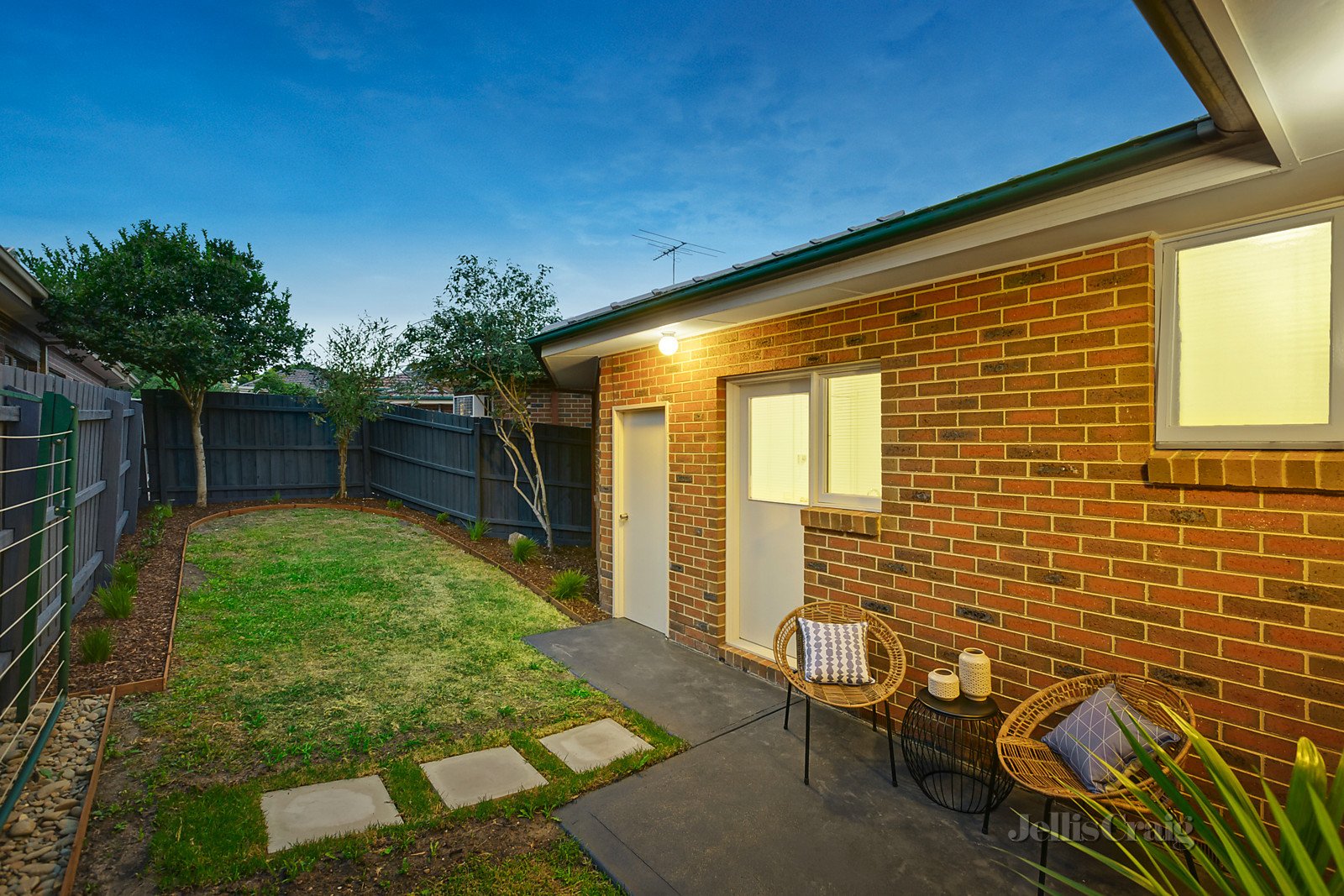 1/2 Dumossa Avenue, Bulleen image 8