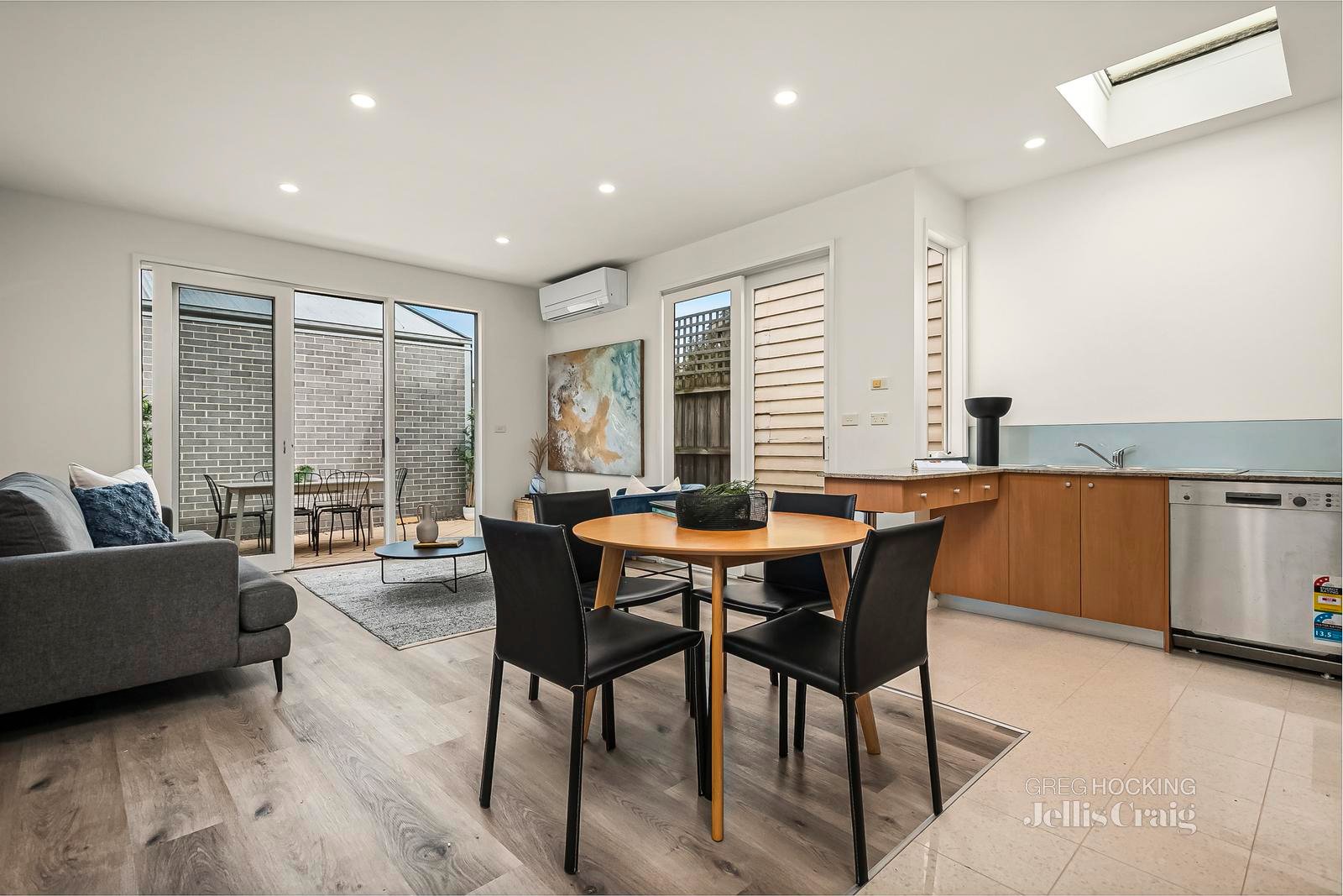 12 Durham Street, Albert Park image 2