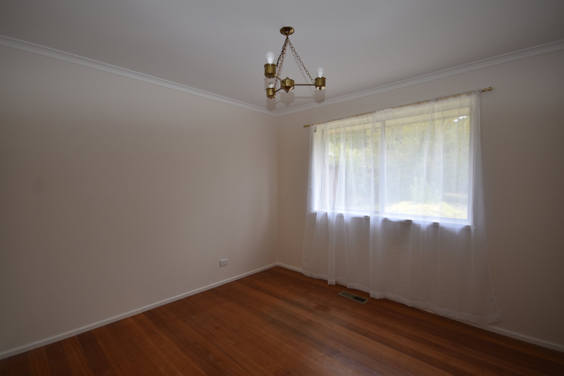 12 Edith Avenue, Croydon image 6