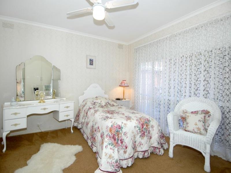 1/2 Elizabeth Street, St Albans Park image 4
