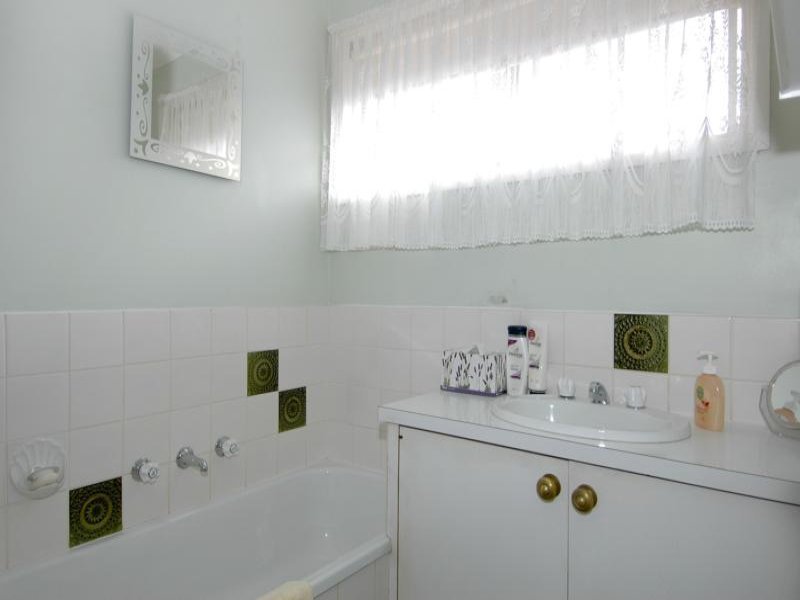 1/2 Elizabeth Street, St Albans Park image 5