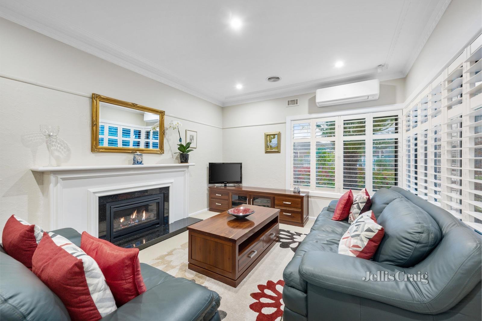 12 Ellen Street, Bentleigh East image 2