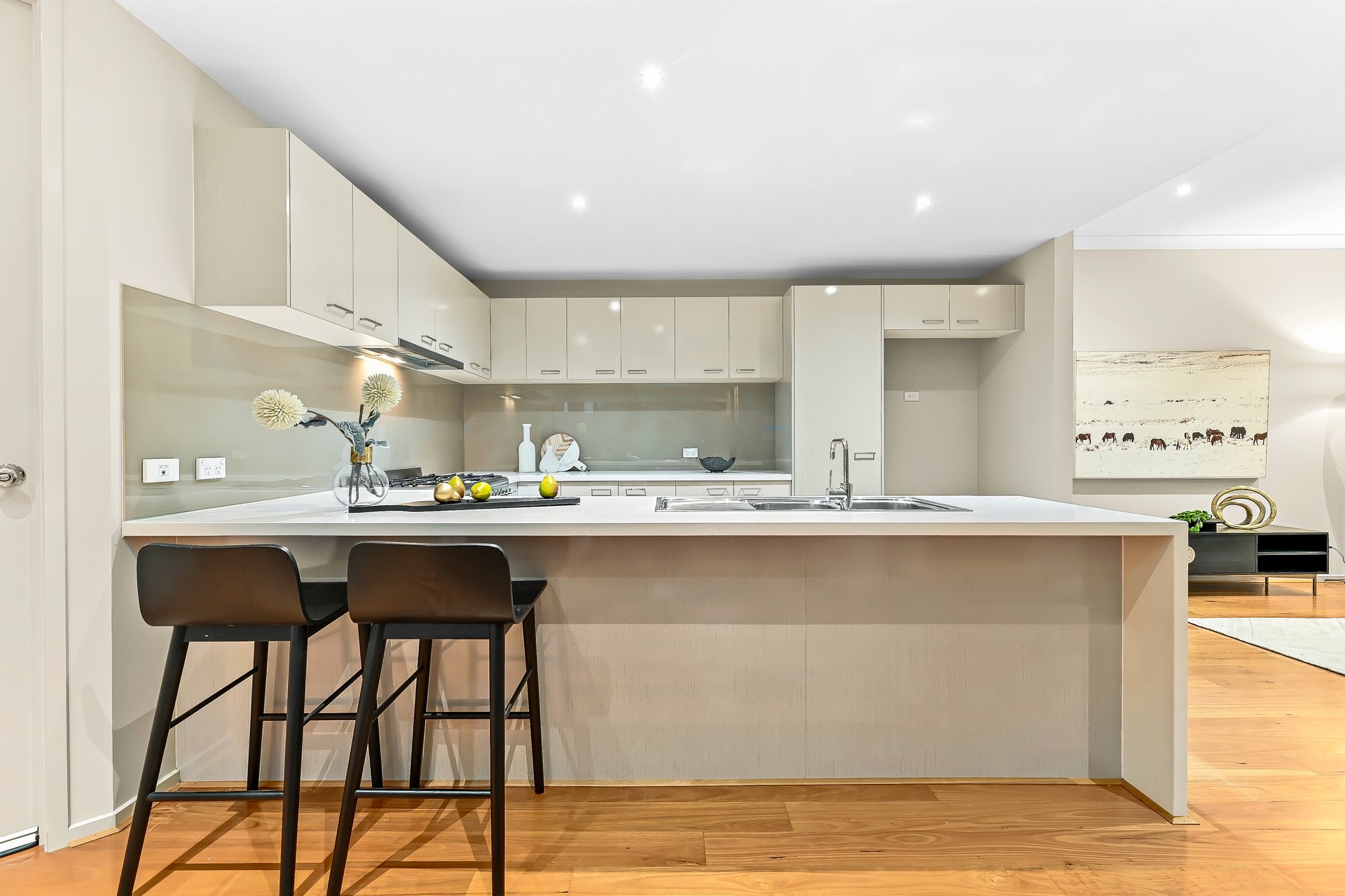 1/2 Elm Grove, Mount Waverley image 5