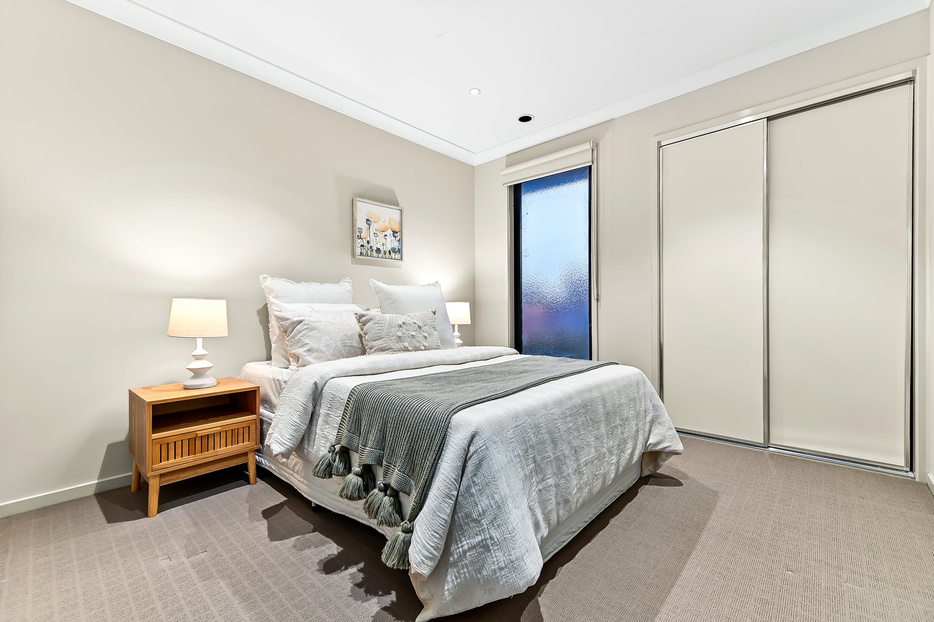 1/2 Elm Grove, Mount Waverley image 12