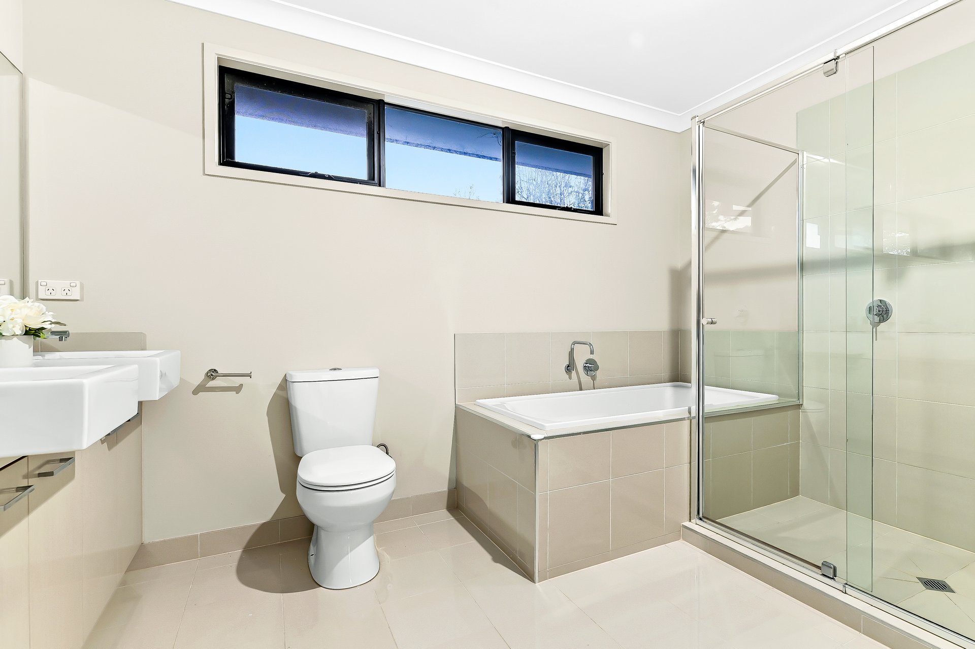 1/2 Elm Grove, Mount Waverley image 14