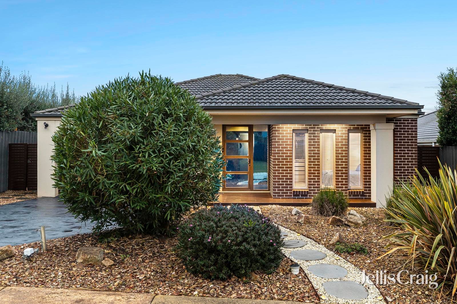 12 Elspeth Circuit, Mount&nbsp;Martha image 1