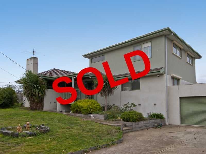 12 Emerald Court, Belmont image 1