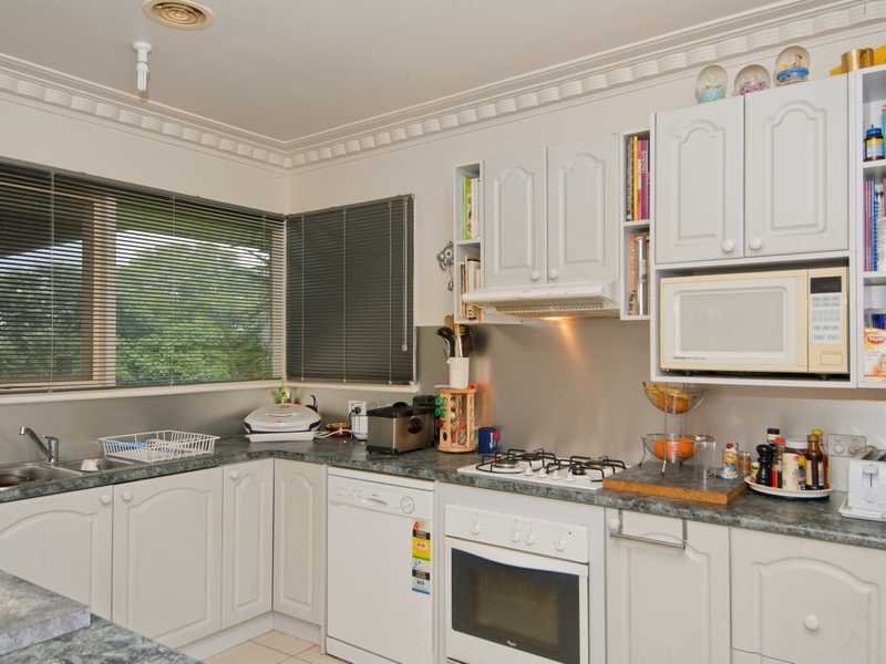 12 Emerald Court, Belmont image 2